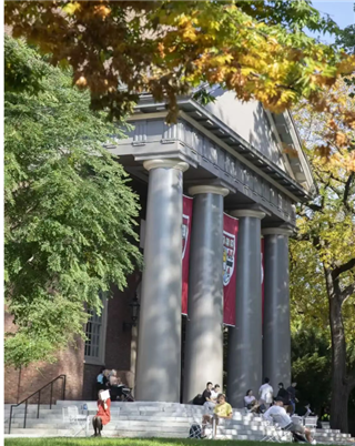 专业 “坟场” 来了！美国多所大学砍课，纯文科彻底凉凉